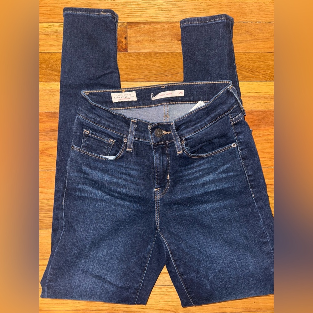 Levi's Women's  Skinny curvy skinny Levi’s premium skinny jeans size 24